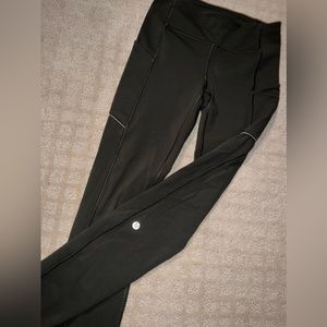 NEVER WORN LULU ARMY GREEN LEGGINGS (size 4)